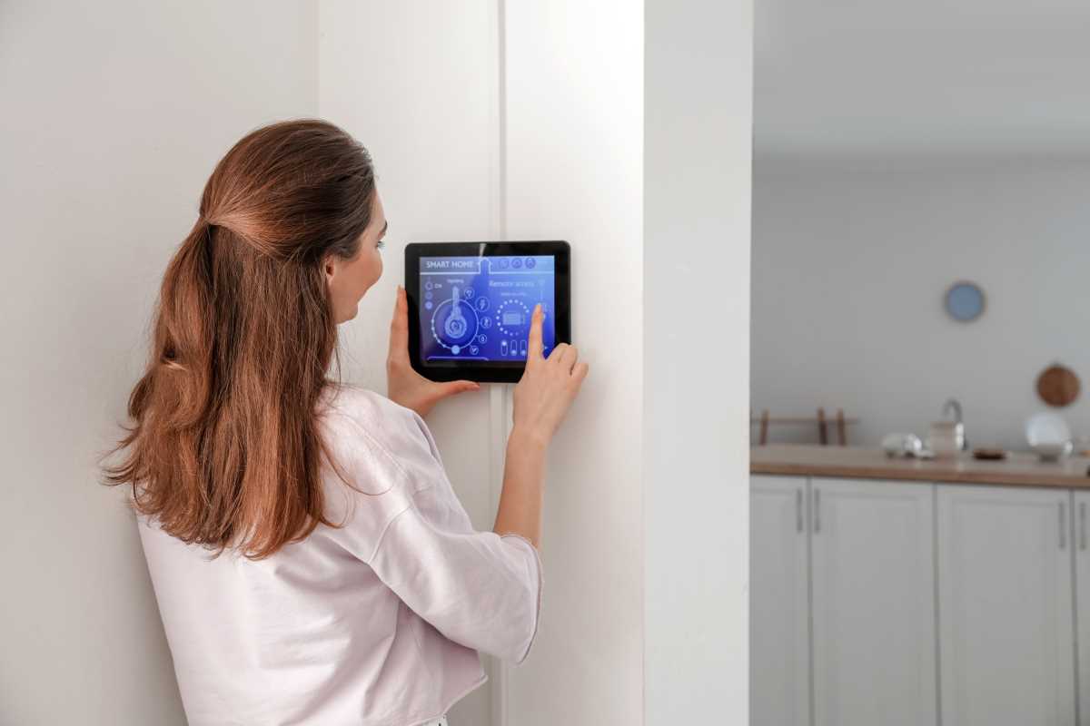 The Best Smart Security Systems for Protecting Large Family Homes