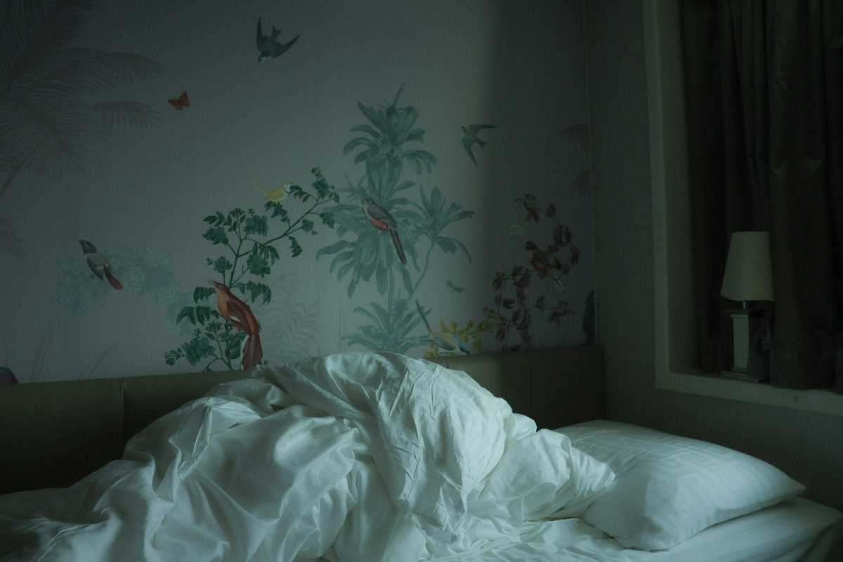 Bring Nature Into Your Bedroom with Botanical Wallpaper Designs
