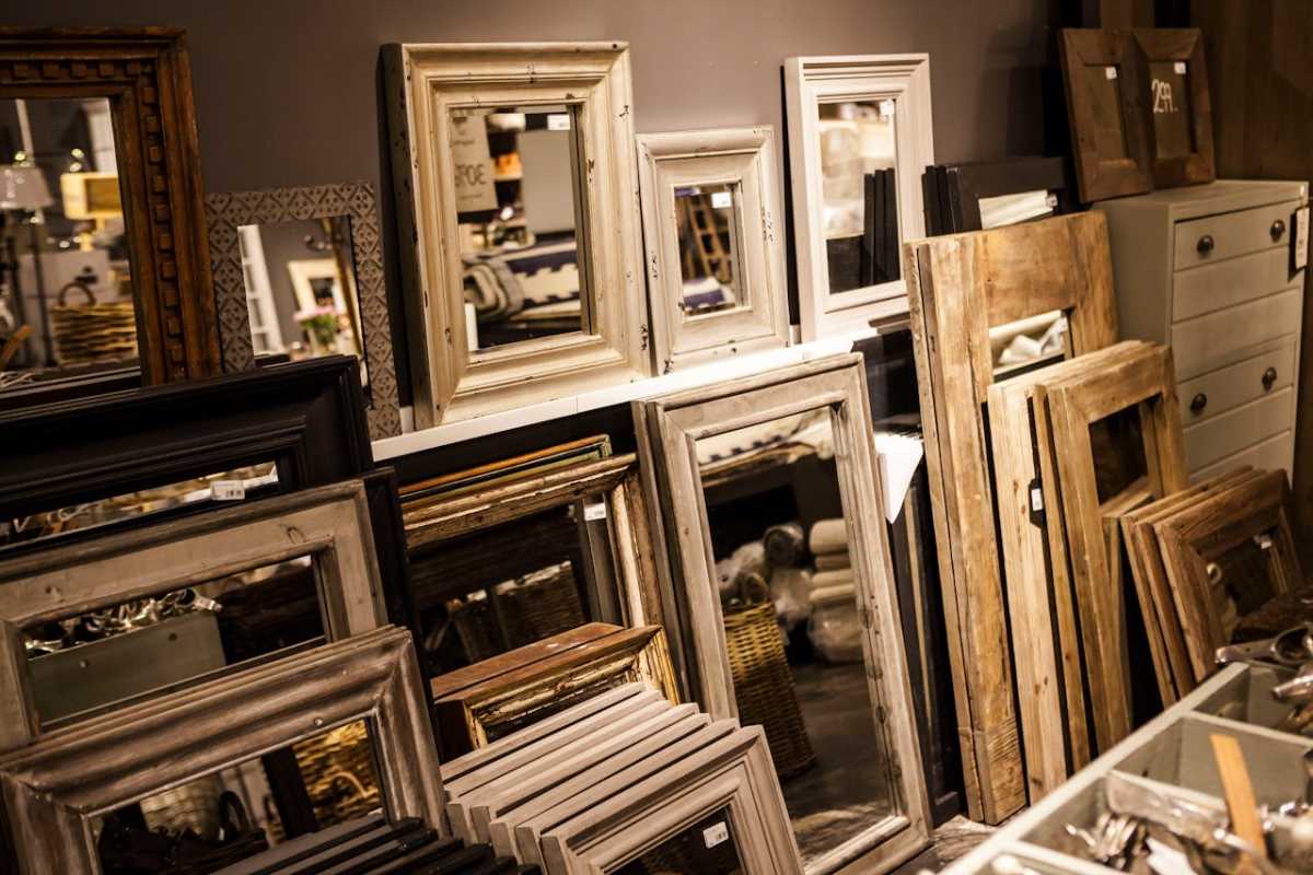 Five Creative Ideas to Turn Old Picture Frames into Trendy Wall Art